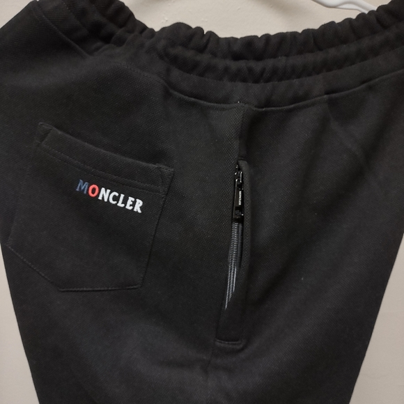 Moncler sweatpants - Picture 4 of 11